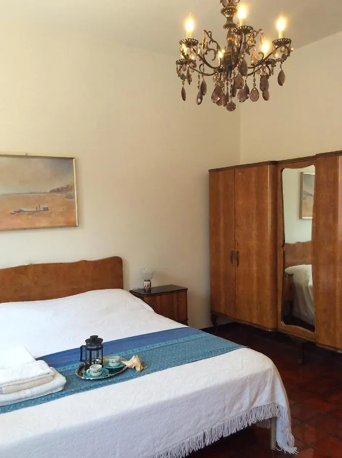 فندق مبيت وإفطار كاتوليكا Manu Vintage B&B إيطاليا